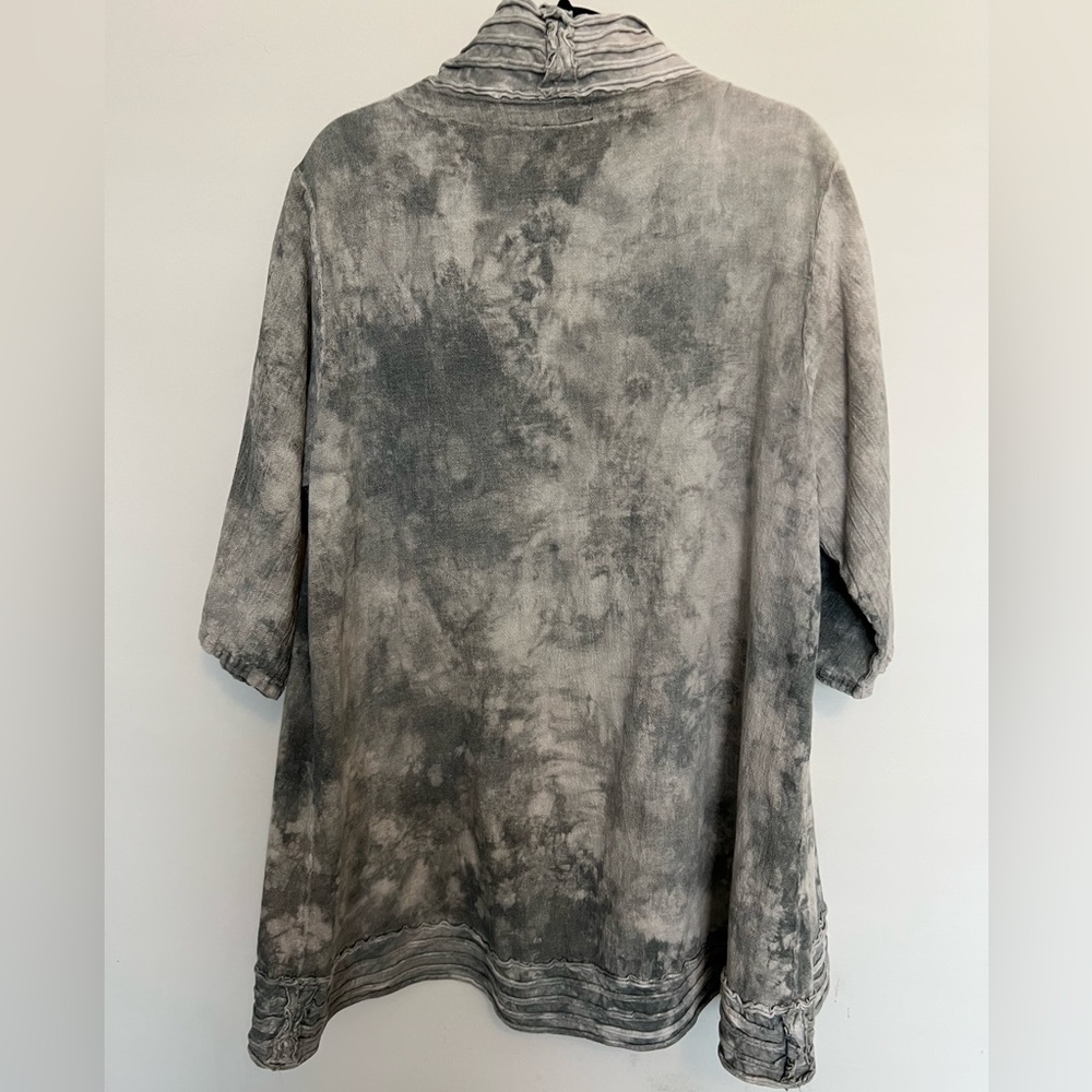 Oh My Gauze! Gray Tie-Dye Open Front Kimono - Picture 4 of 8